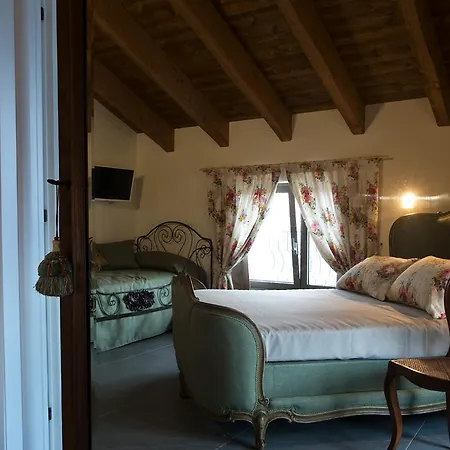 Farm stay Agriturismo Tenuta Casteldardo Besenzone
